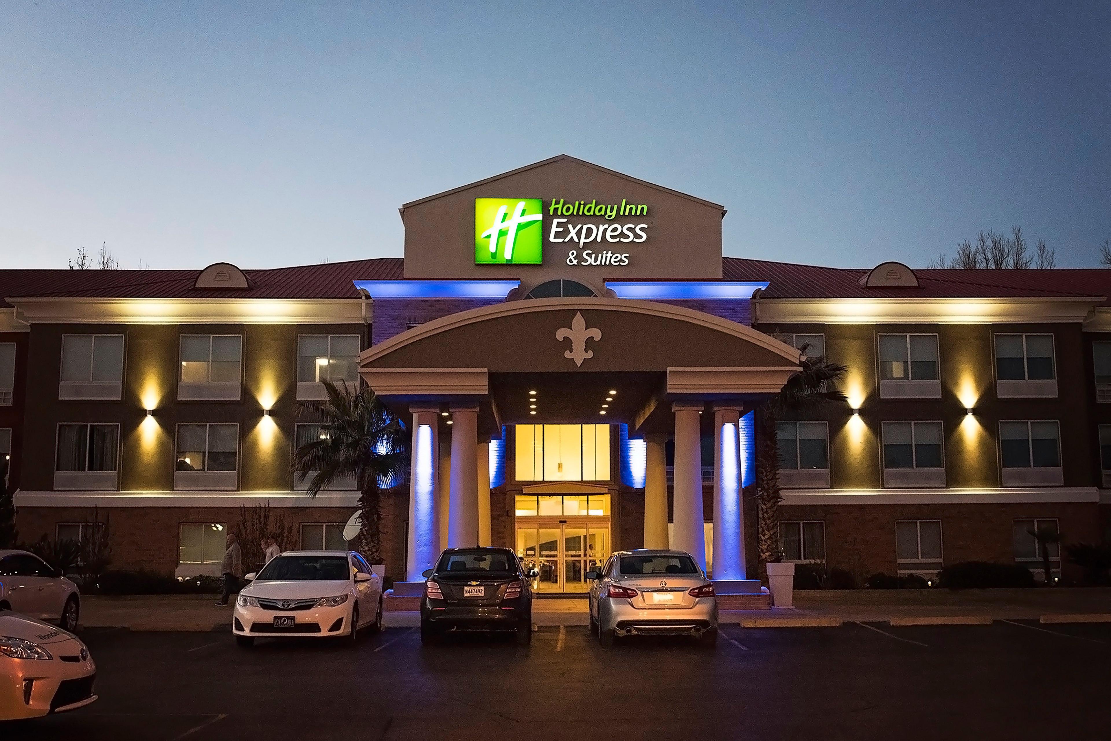 Holiday Inn Express & Suites Alexandria, An Ihg Hotel Dış mekan fotoğraf