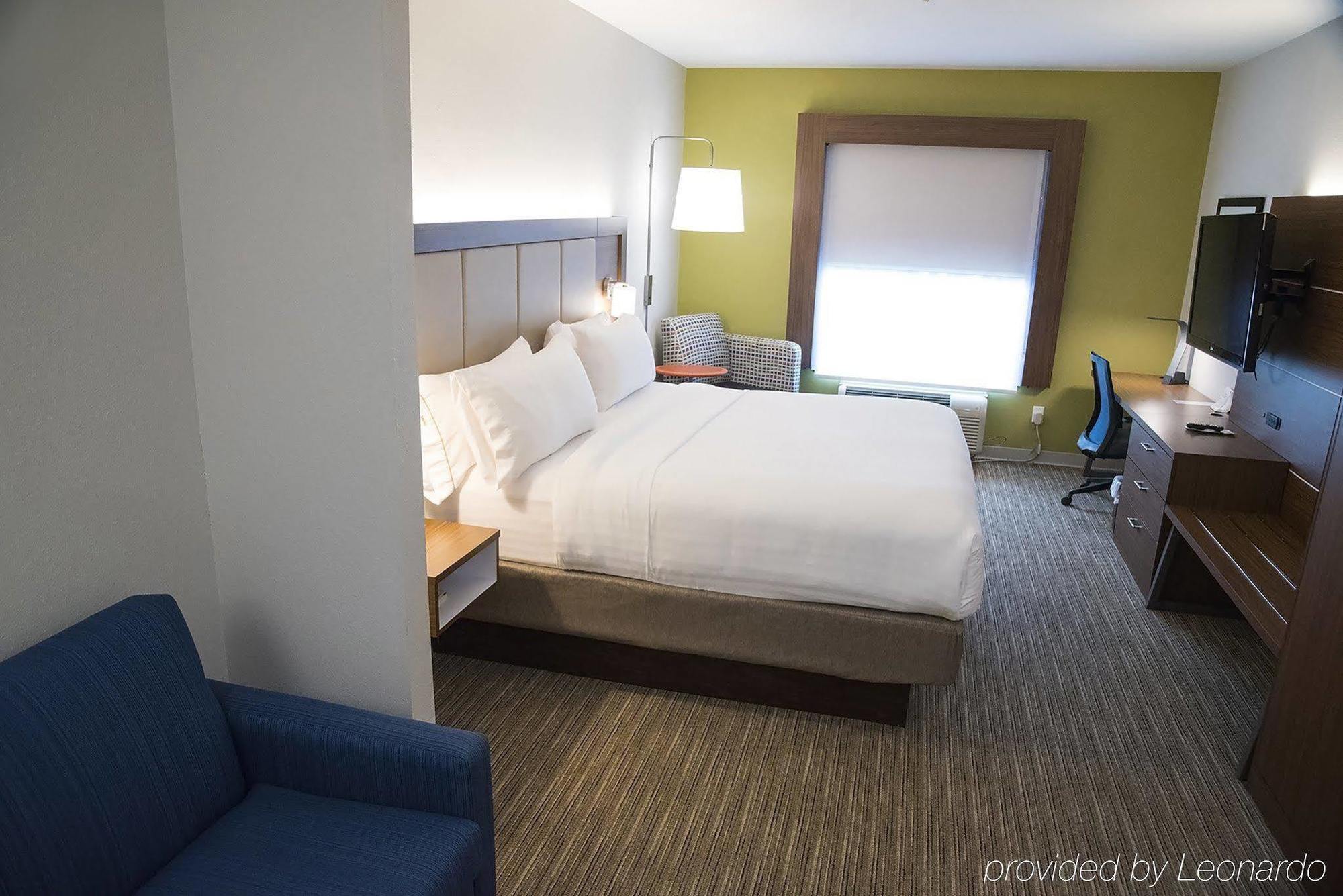 Holiday Inn Express & Suites Alexandria, An Ihg Hotel Dış mekan fotoğraf